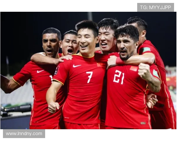 上海足球队盯防革新探索新战术提升防守效率与团队协作能力